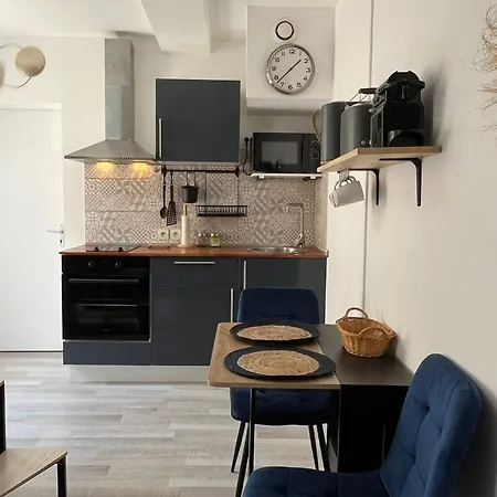 Mezzanine Hyper Centre *